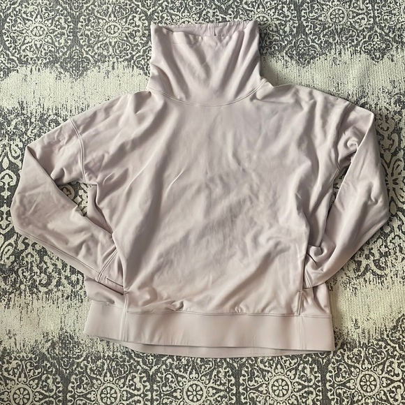 Wide-neck light lilac lululemon turtleneck - Picture 2 of 8